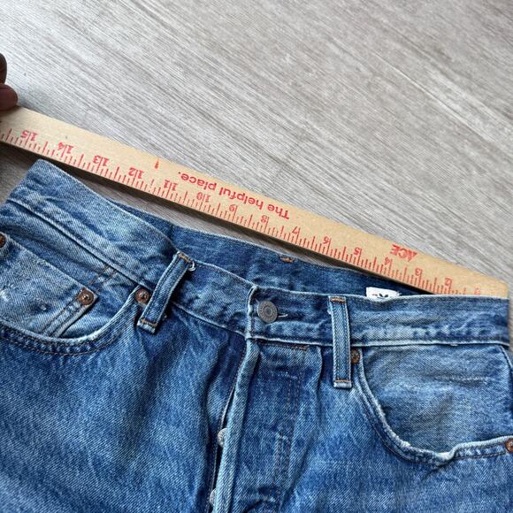 Levis 501 Jeans Womens White Oak Cone Denim Selvedge Distressed Button Fly 28x26 - Picture 9 of 13